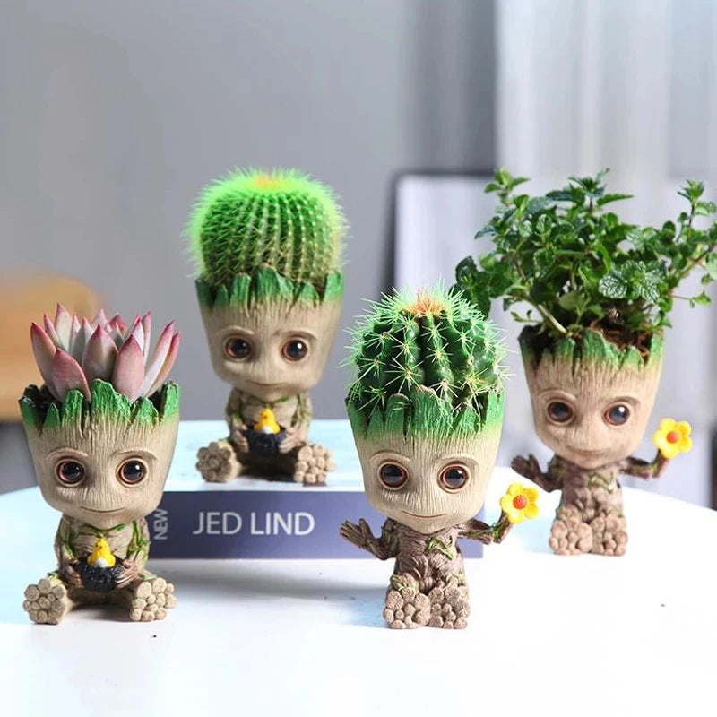 Baby Groot növénytartó – többféle pózba állítható ceruzatartó és rendszerező
