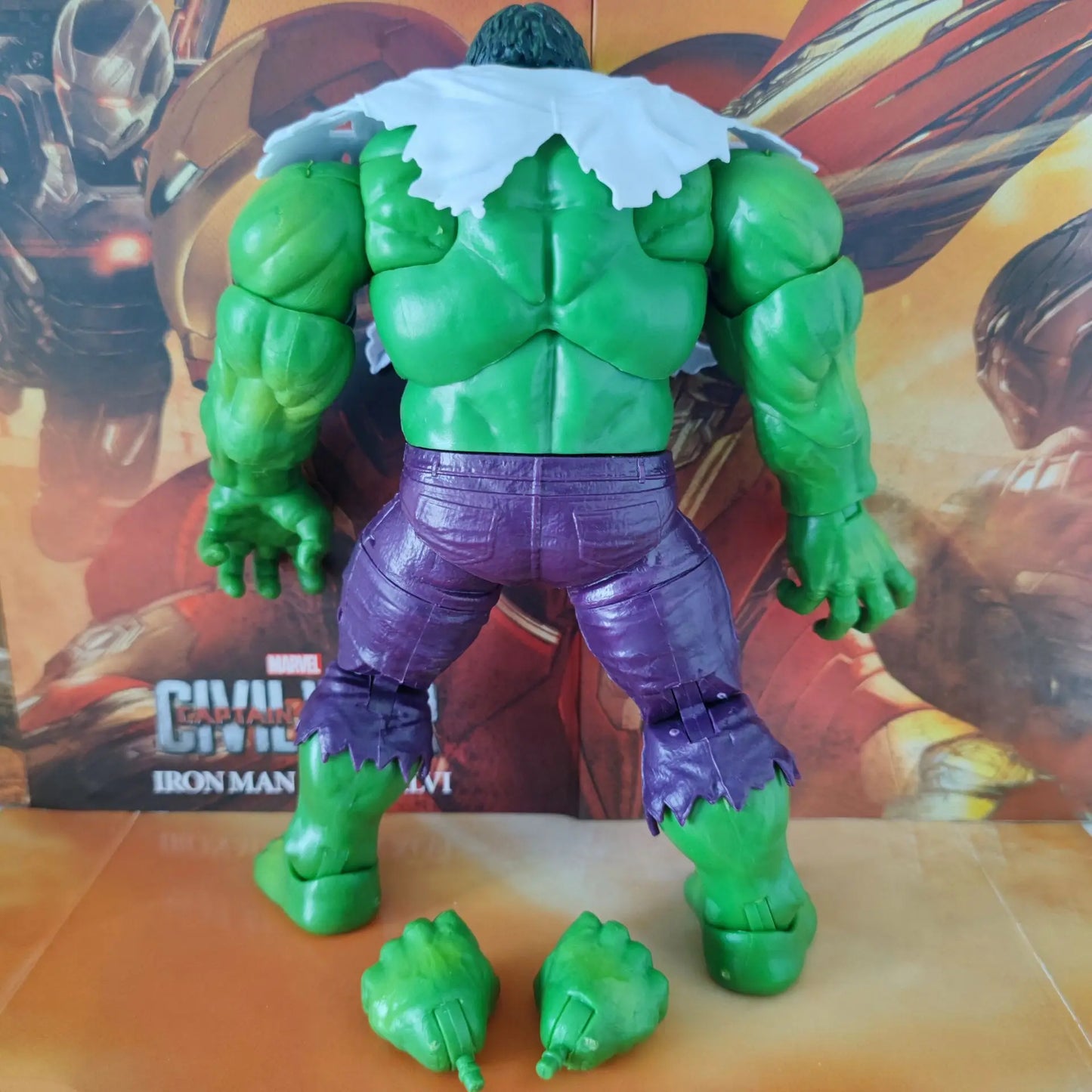 Kloubová figurka Hulk Marvel Legends 80th – s roztrhanou košilí, 20 cm