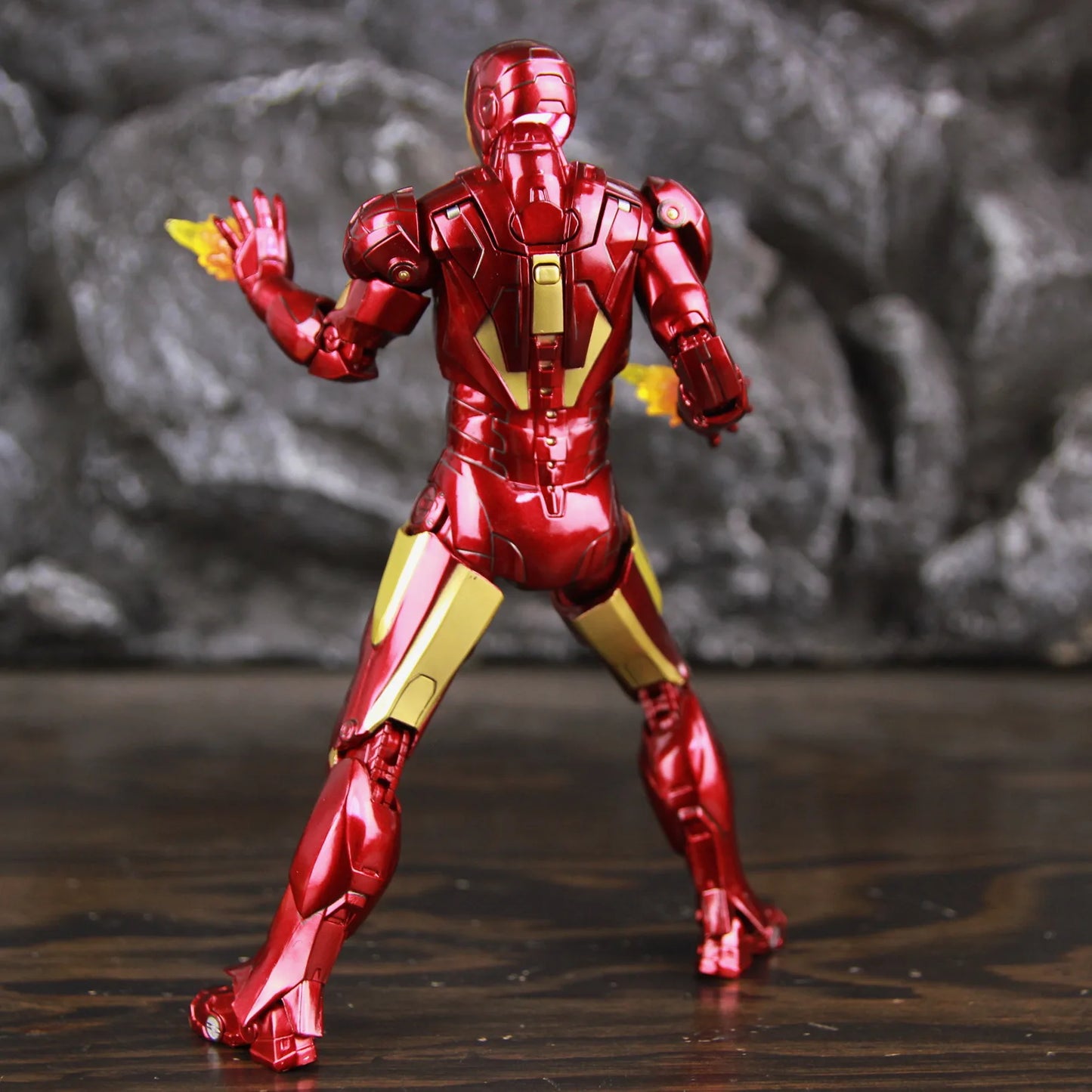 LED-figur Avengers Iron Man Mark IV – Eldrifts­effekt