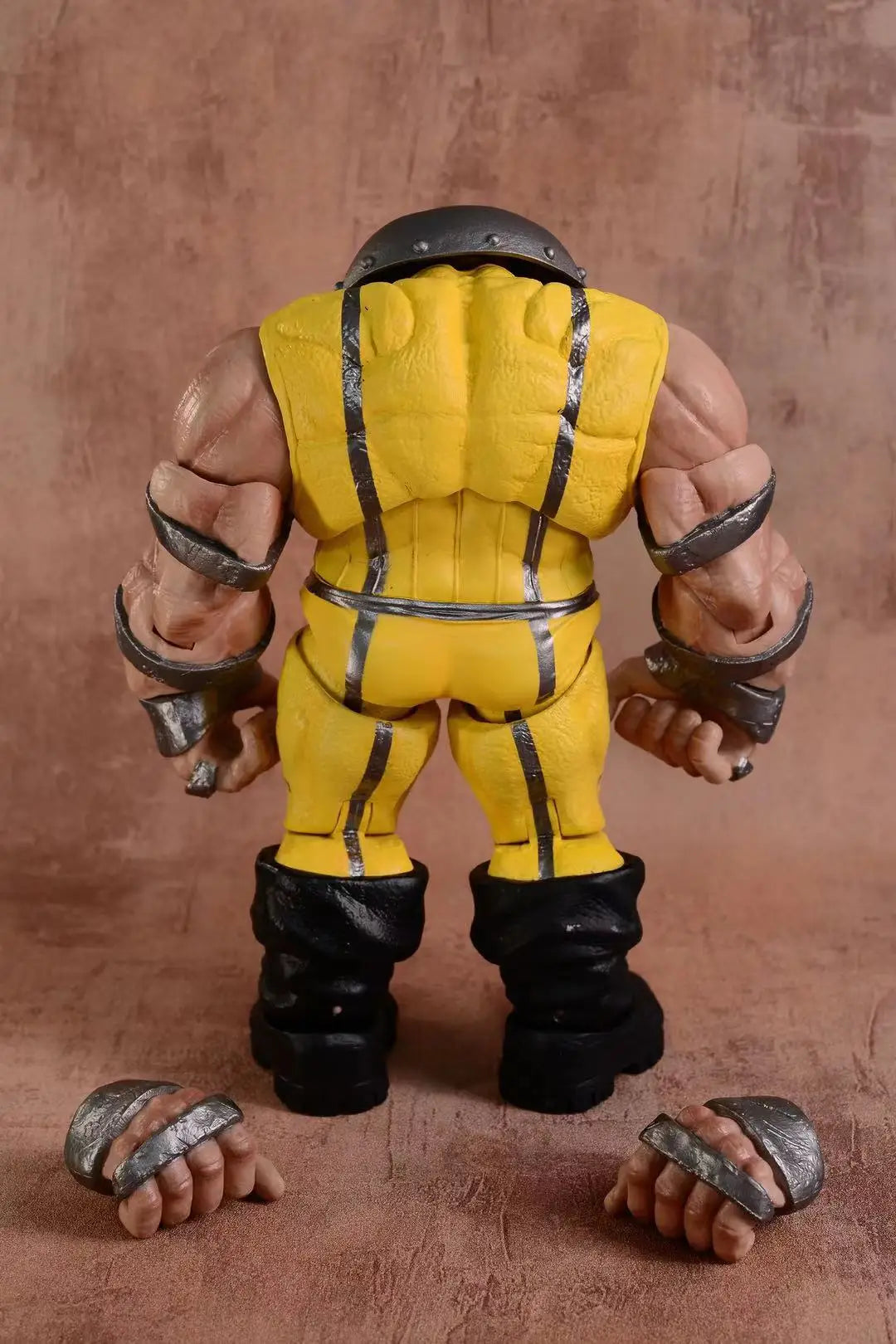 Figura Wolverine Prison Weapon X - Fato amarelo, machado e algemas, 9 polegadas