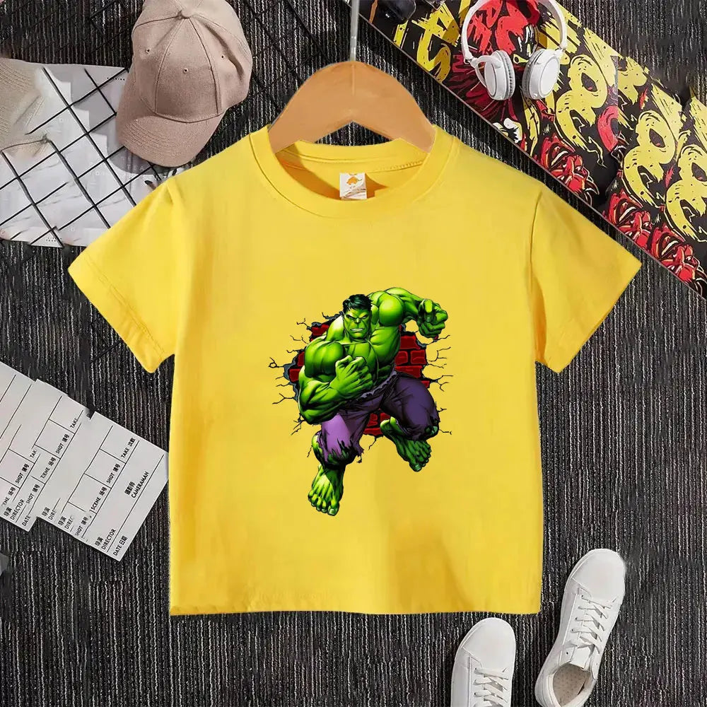 Hulk gyermekpóló – fehér, téglafalon áttörő Hulkkal