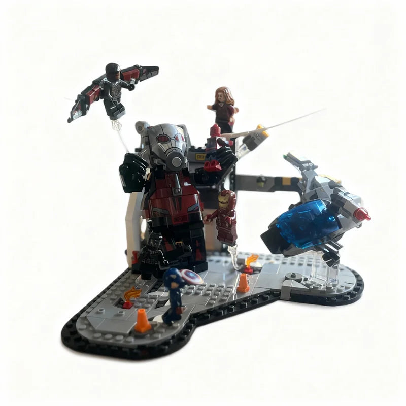 Avengers Ant-Man Brick Figure - 200-Piece Build