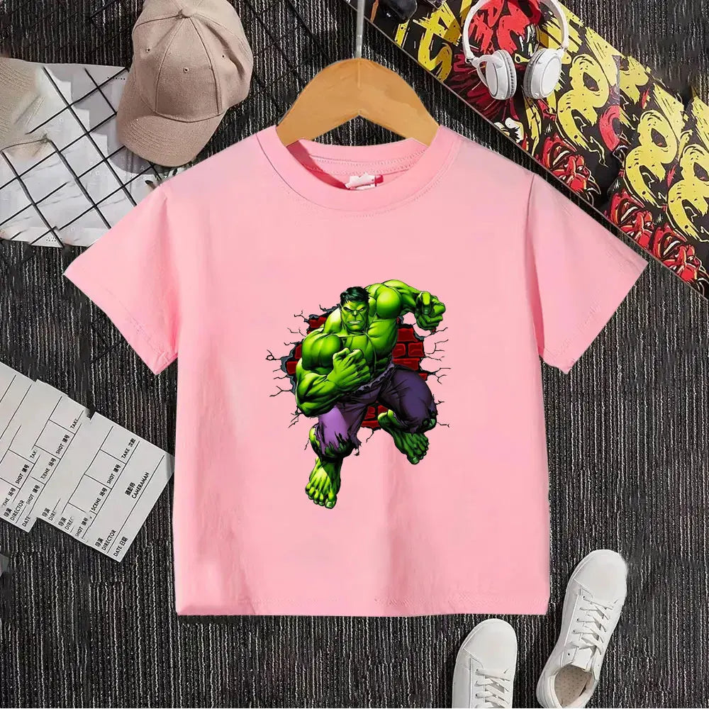 Hulk gyermekpóló – fehér, téglafalon áttörő Hulkkal