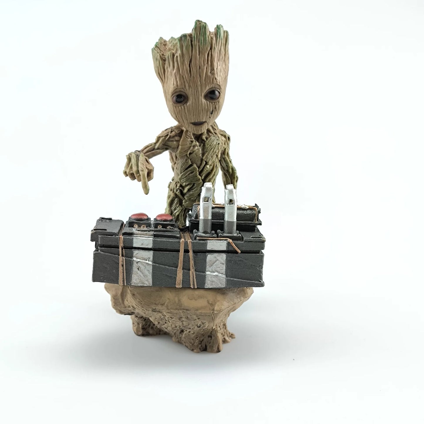 Statuetă Hot Toys Baby Groot – buton detonator din PVC