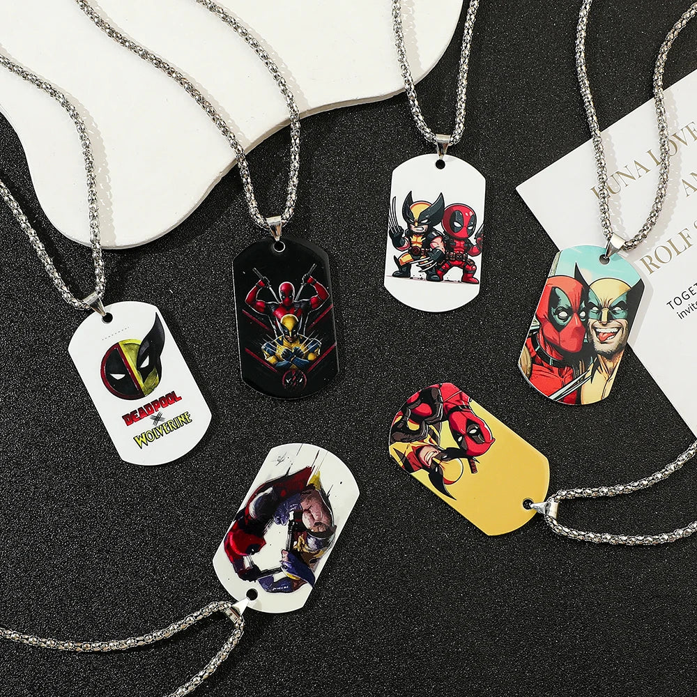 Colar com placa militar Deadpool e Wolverine - Dupla de retratos com katanas