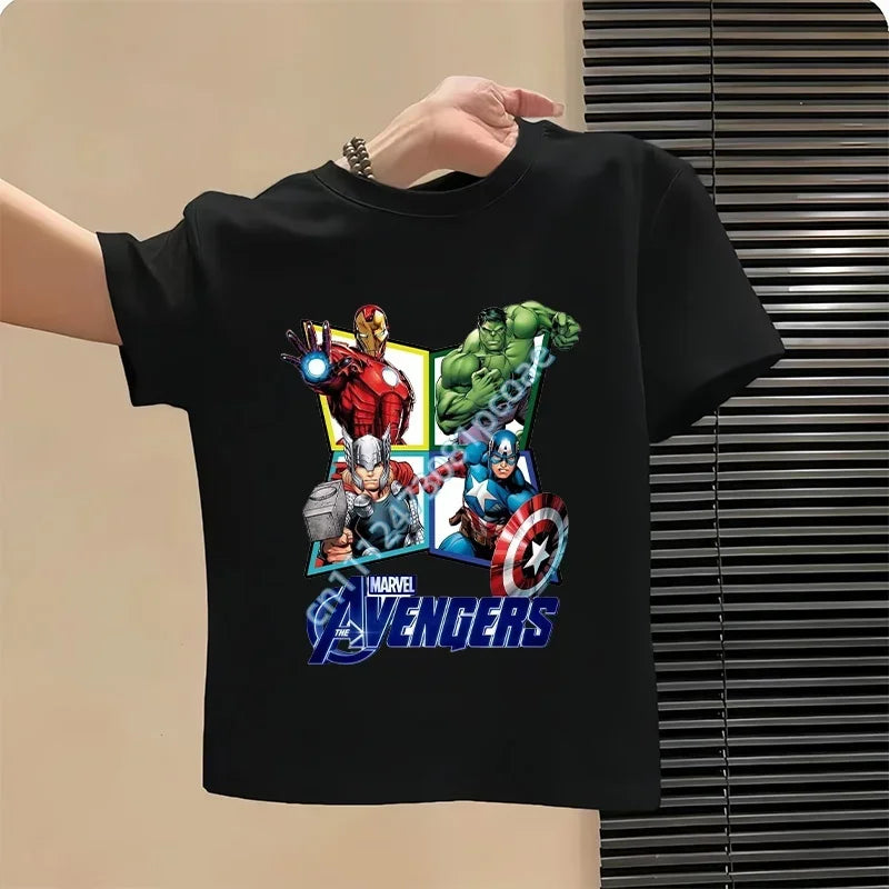 Dětské tričko Avengers – design kompletní skupiny, černé