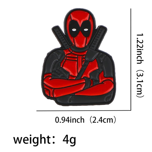 Kovový odznak Deadpool s překříženými pažemi – brož s katanami na zádech