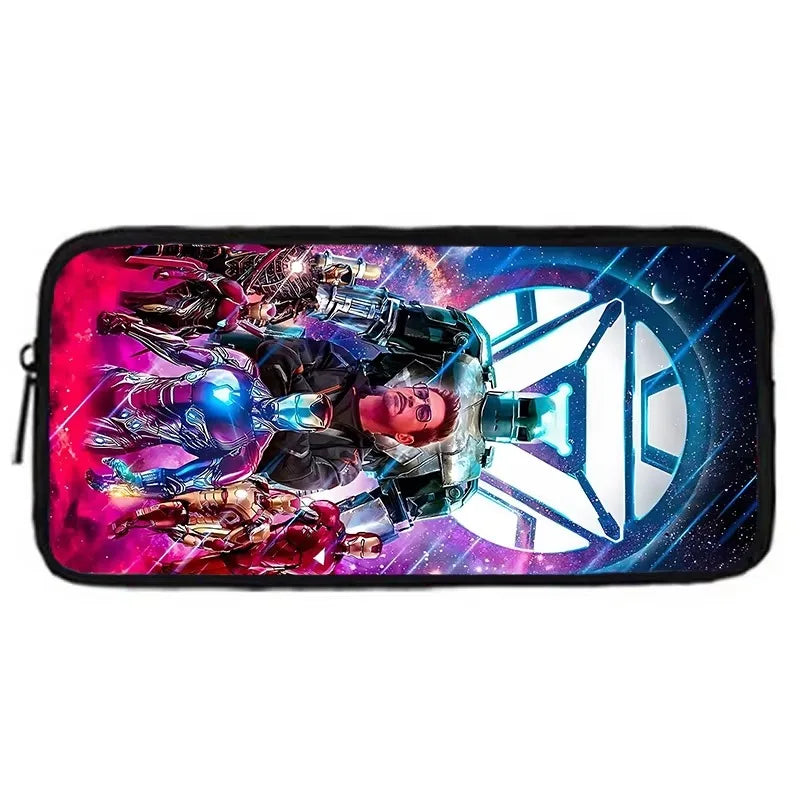 Estojo Avengers Iron Man - Esquadrão de armaduras com fundo espacial