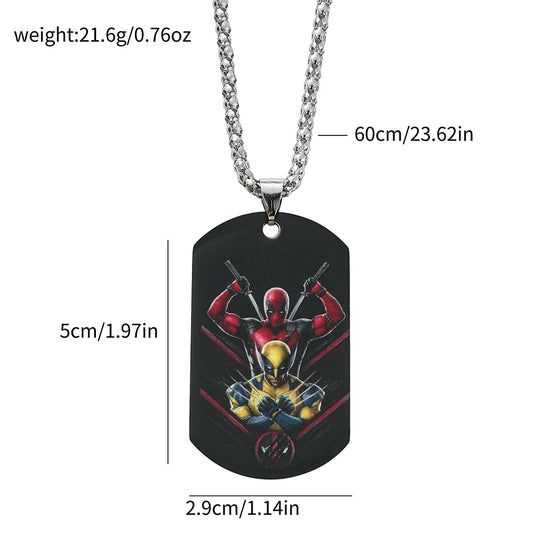 Deadpool & Wolverine-militärbrickhalsband – porträttduo med katanasvärd