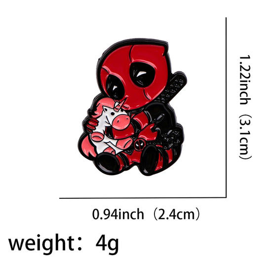 Kovový odznak Deadpool objímající jednorožce – sedící chibi brož
