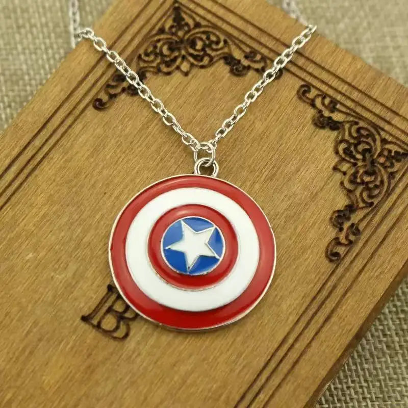 Colier Avengers Captain America - Pandantiv scut