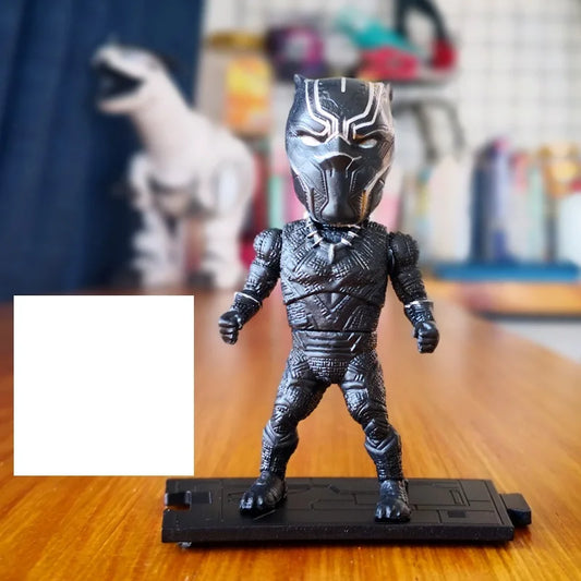 Figurka Black Panthera – mini chibi se sevřenými pěstmi
