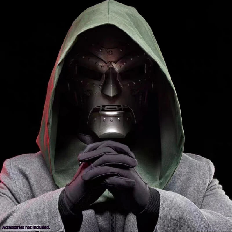 Doctor Doom-maszk – ezüstszínű műgyanta sisak köpennyel