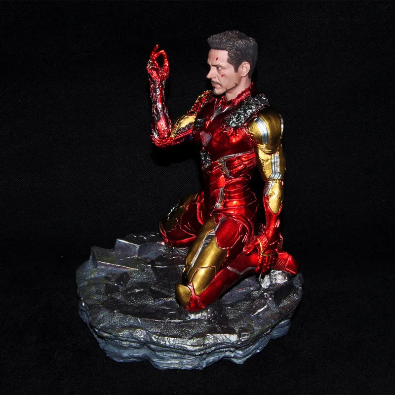 Iron Man-figur – beskadiget MK85-harpiksstatue i knælende positur
