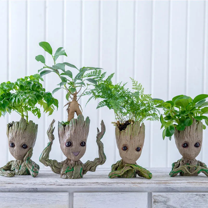 Baby Groot növénytartó – többféle pózba állítható ceruzatartó és rendszerező