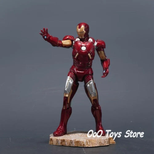 Soška Avengers Iron Man – luxusní edice, PVC 23cm