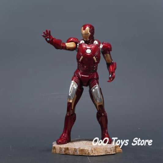 Avengers Iron Man szobor – Deluxe kiadás, PVC, 23cm
