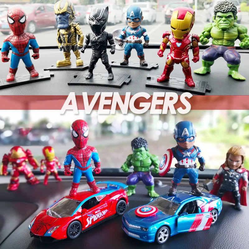 Thanos-figur – mini-chibi i gyllene rustning