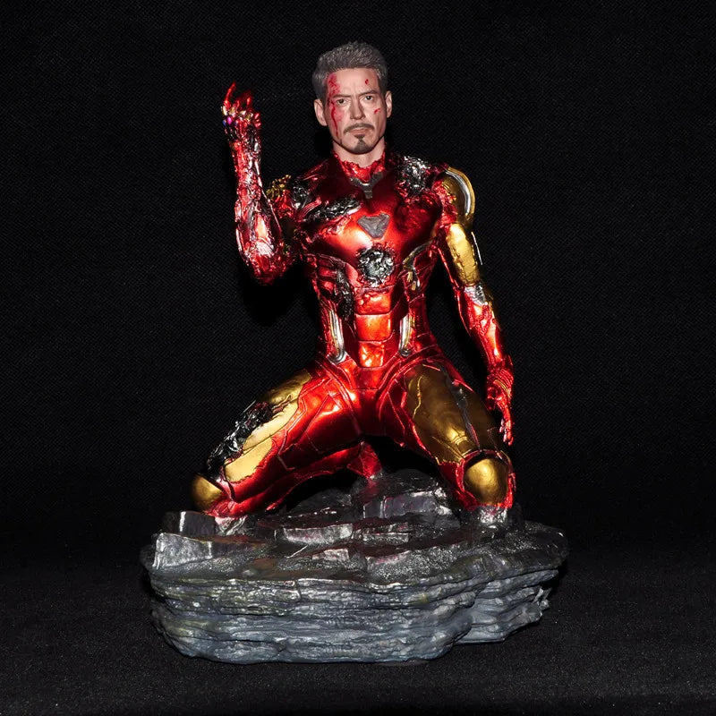 Iron Man-figur – beskadiget MK85-harpiksstatue i knælende positur