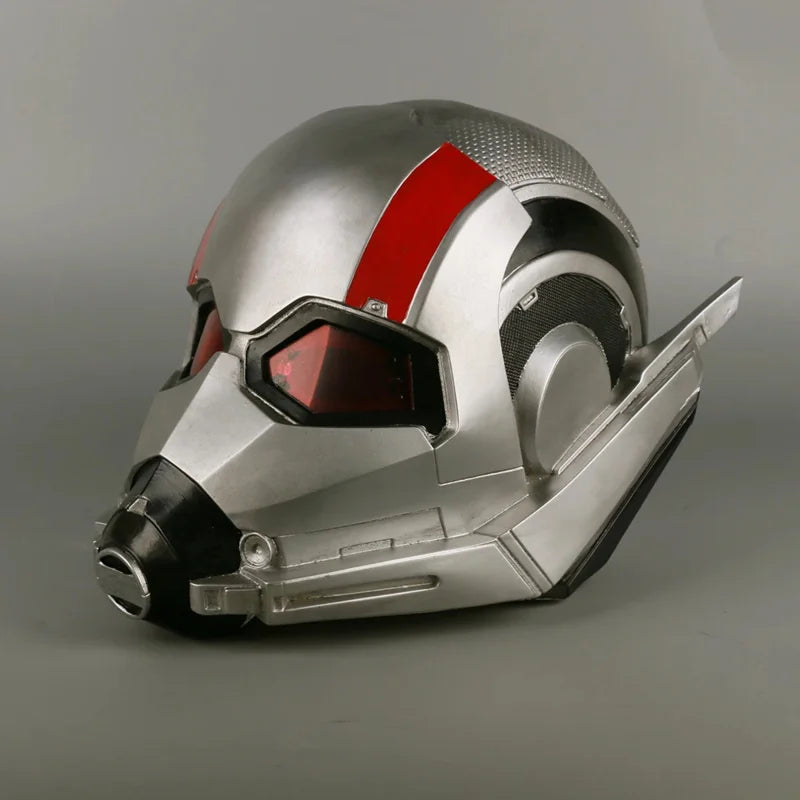 Cască Ant-Man – design gri-argintiu cu LED roșu