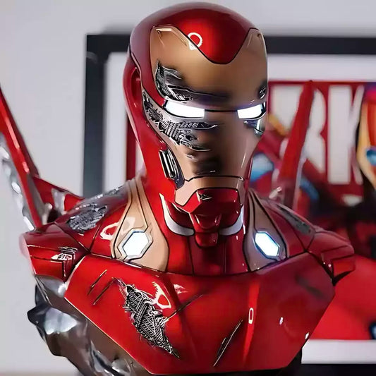 Svítící busta Avengers Iron Man – Detailní záběr na poškozenou tvář