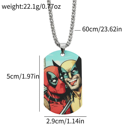 Deadpool & Wolverine-militärbrickhalsband – leende selfie i seriestil
