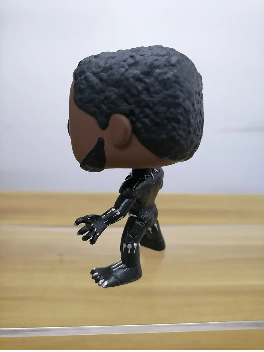 Fekete Párduc vinilfigura Funko-stílusban – fedetlen arccal