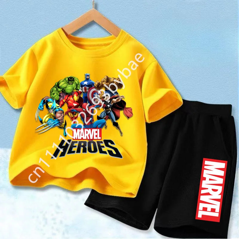 Bosszúállók Marvel-hősök gyermekpóló – sárga felső, csoportos minta