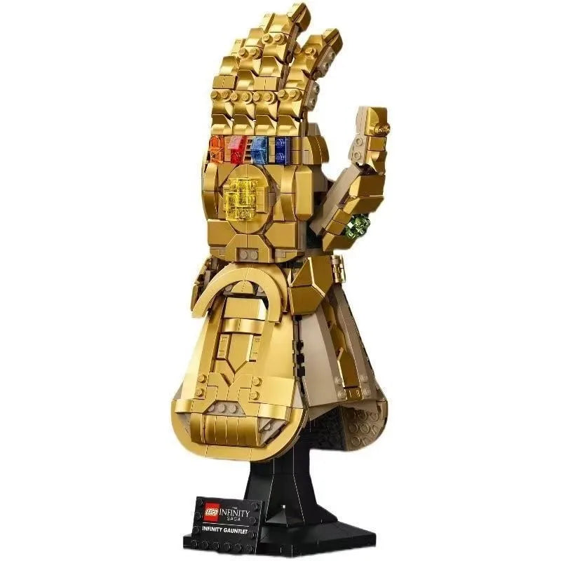 Figura de Blocos Avengers Nano Gauntlet - Edição Dourada com 675 Peças
