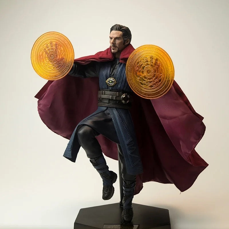 Bosszúállók Doctor Strange-szobor – cserélhető kezekkel, 1:6 méretarány