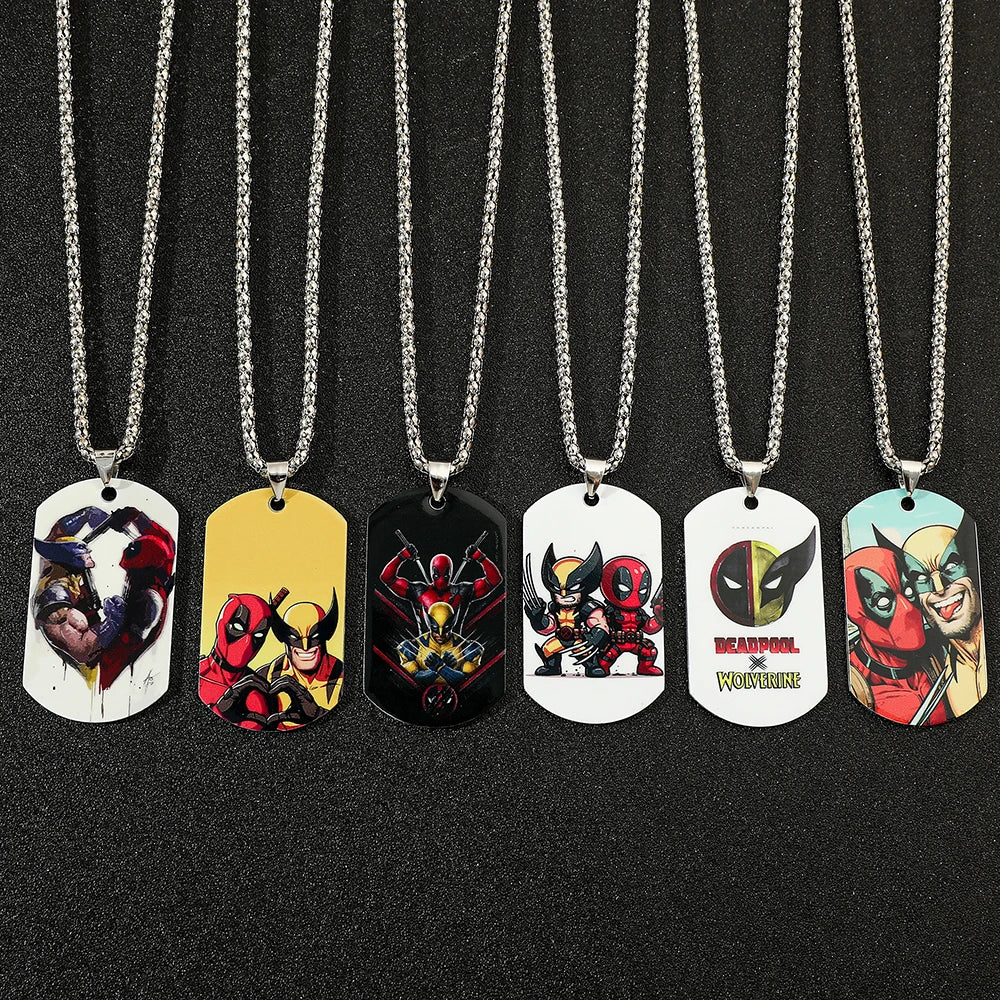 Colar com placa militar Deadpool e Wolverine - Dupla de retratos com katanas