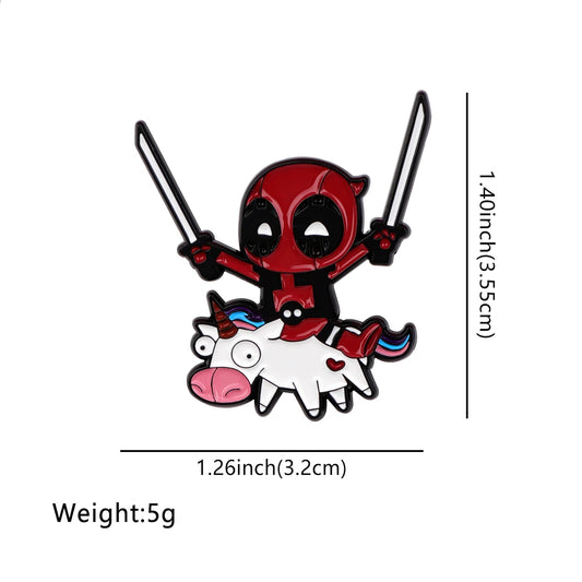 Kovový odznak Deadpool Chibi – mini brož s jednorožcem a meči