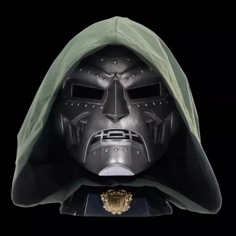 Doctor Doom-maszk – ezüstszínű műgyanta sisak köpennyel