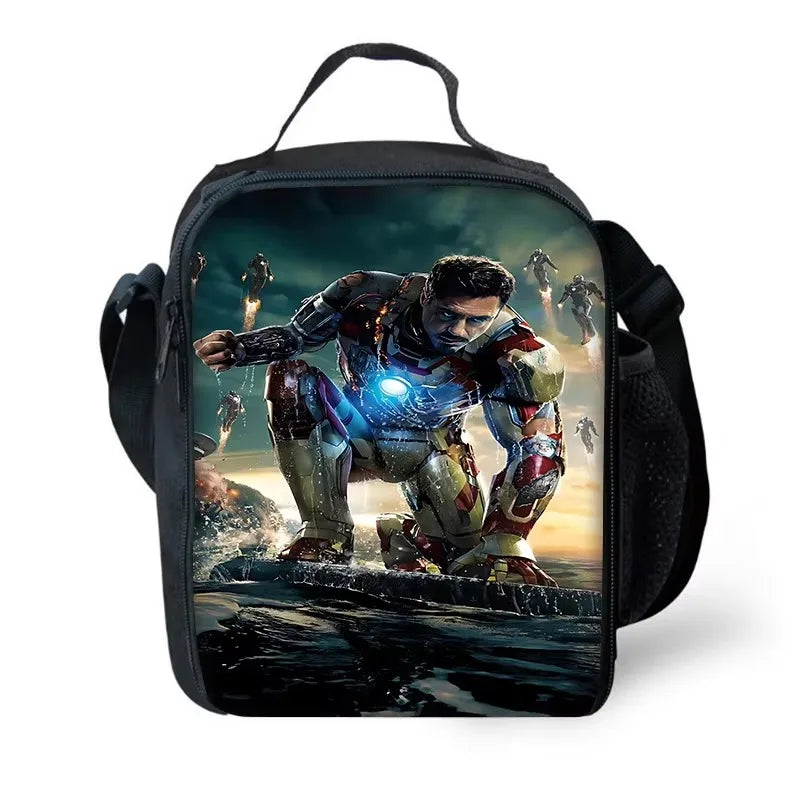 Geantă pentru prânz Avengers Iron Man - Ghemuit pe platforma escadrilei