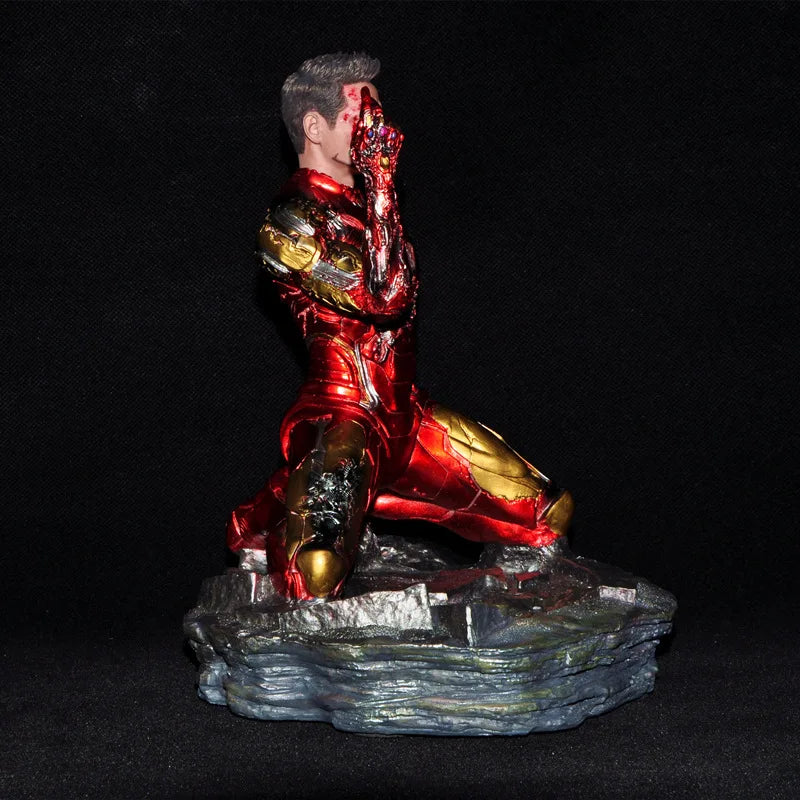 Iron Man-figur – beskadiget MK85-harpiksstatue i knælende positur