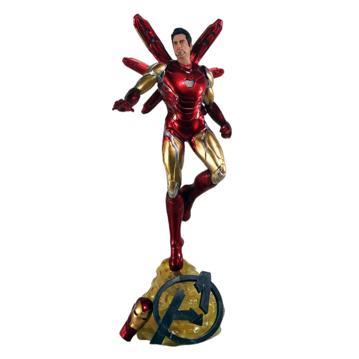 Iron Man-statue med dobbelt hoved og LED – Avengers’ natlige skyline