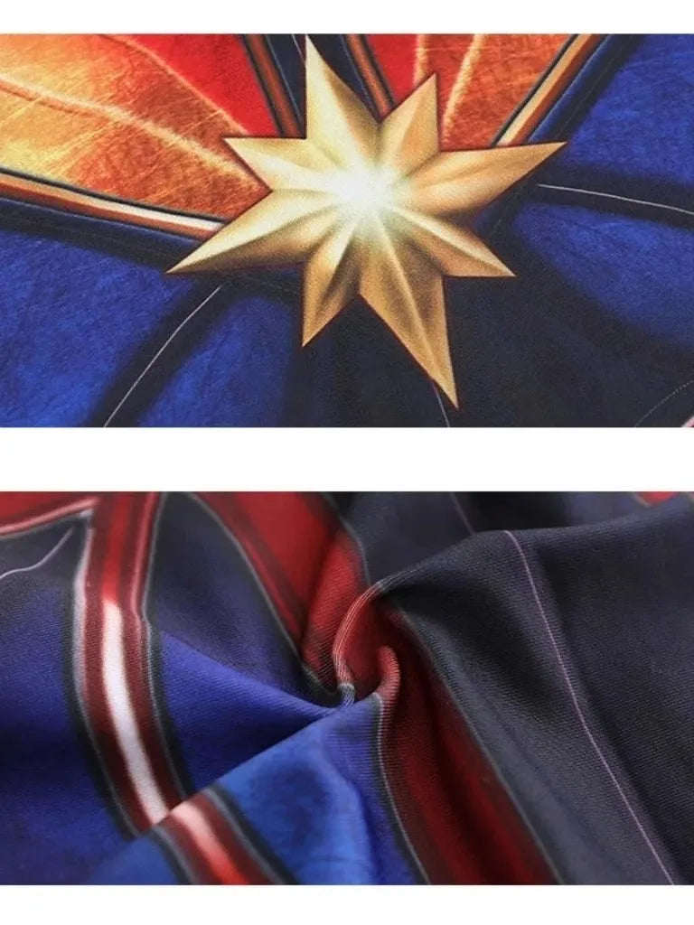 Costum Captain Marvel – combinezon albastru, roșu și auriu